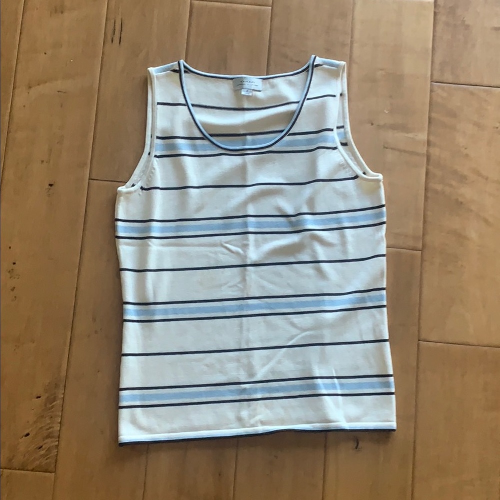 Contrast Tipped V-Neck Sweater